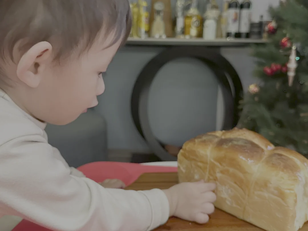 Truong with fresh milk loaf