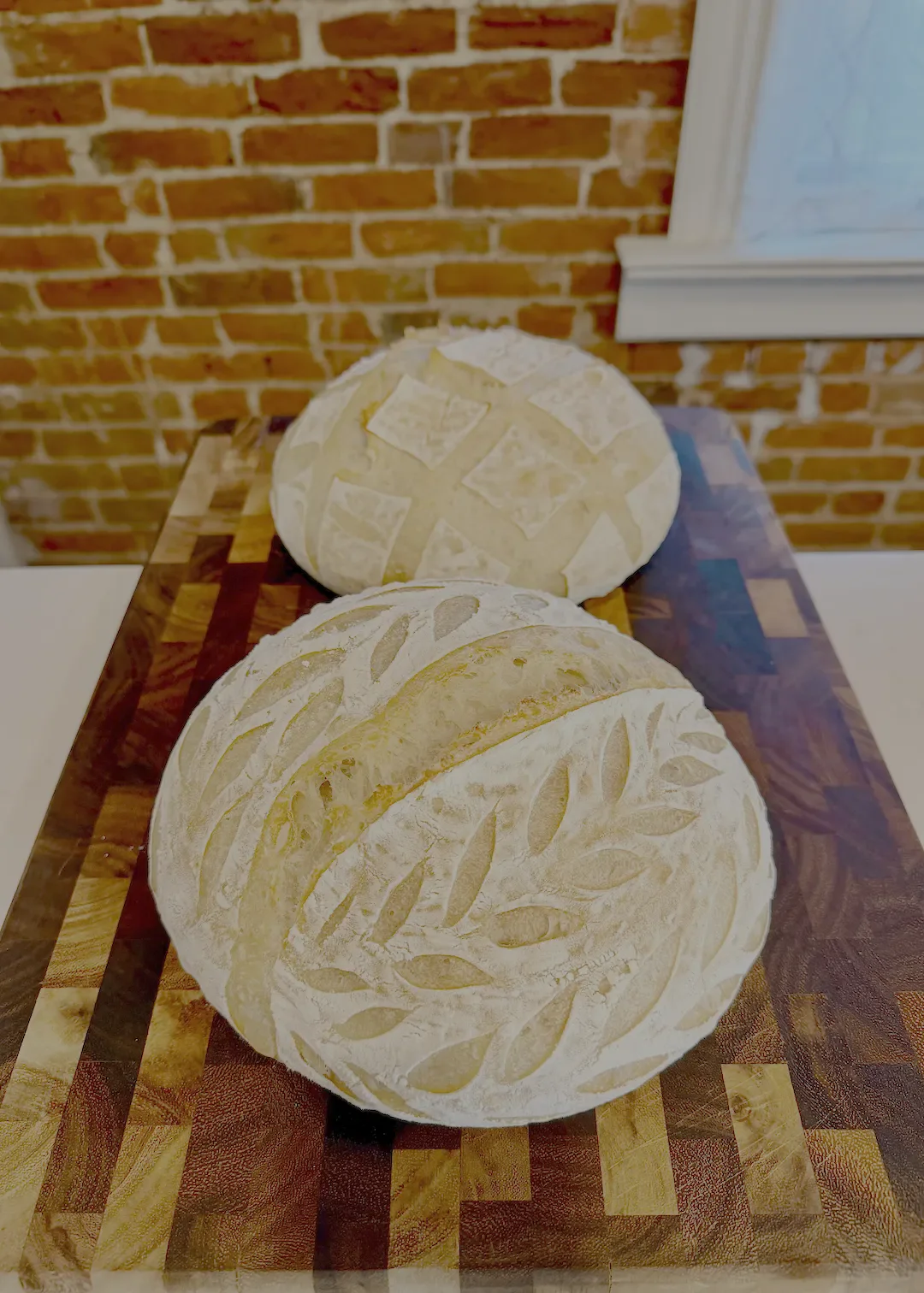 classic loaf danae 2up ear